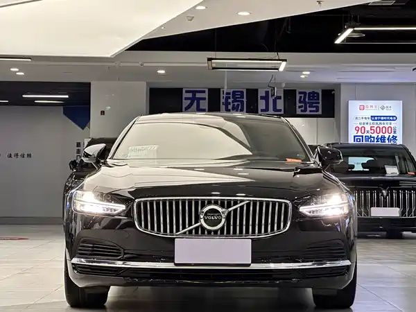 Volvo S90 Plug-In Hybrid 2023