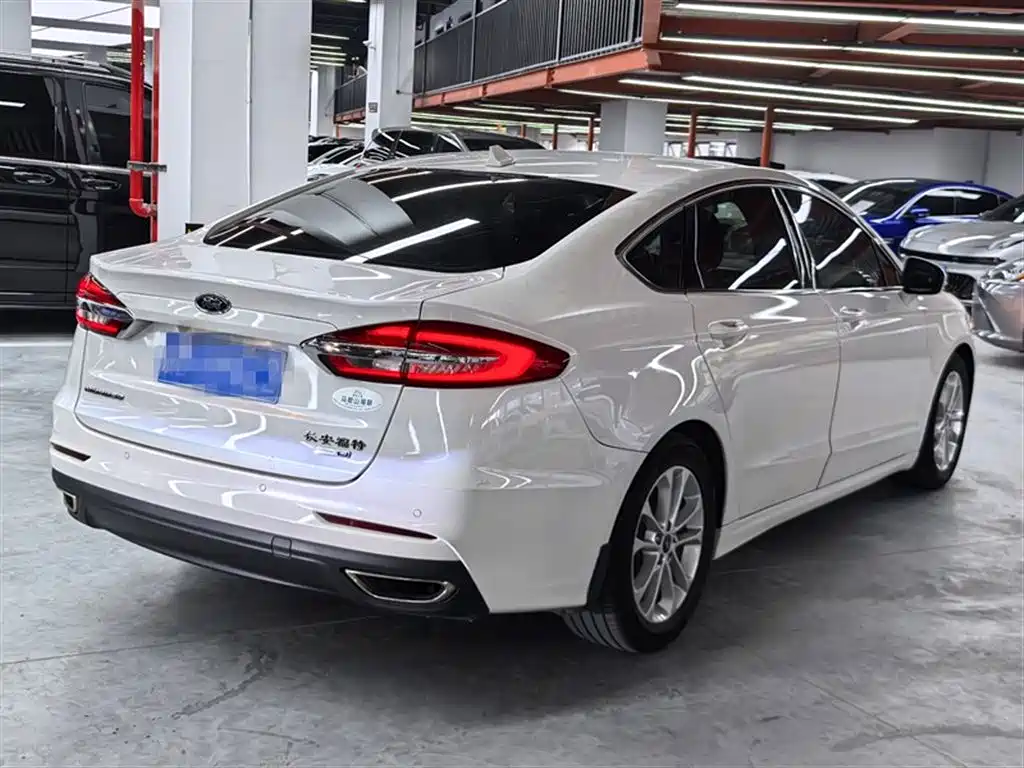Ford Mondeo 2019 — фото 19
