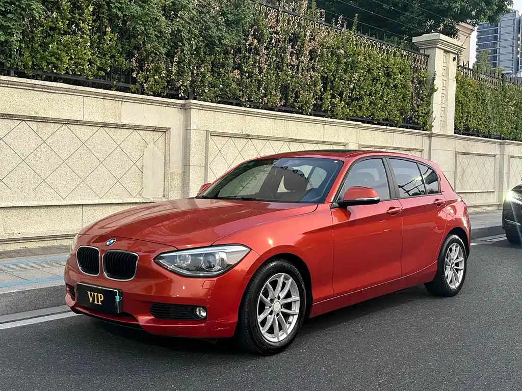 BMW 1 Series 2012 — фото 1