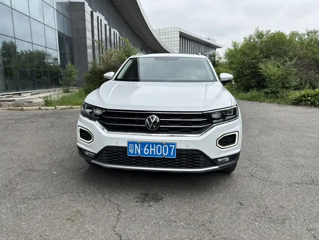 Volkswagen T-Roc 2023 — фото 2