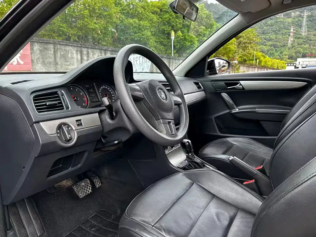 Volkswagen Lavida 2015
