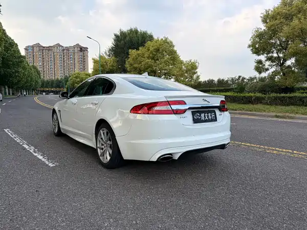 Jaguar XF 2013