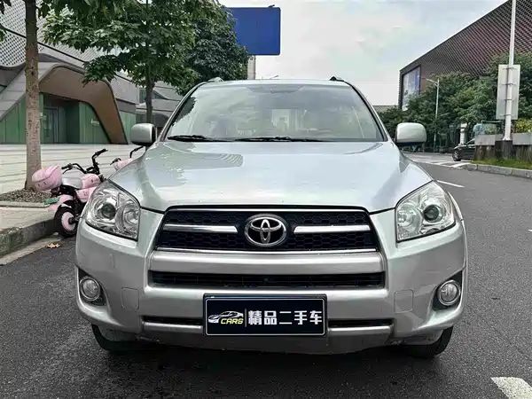 Toyota RAV4 2011