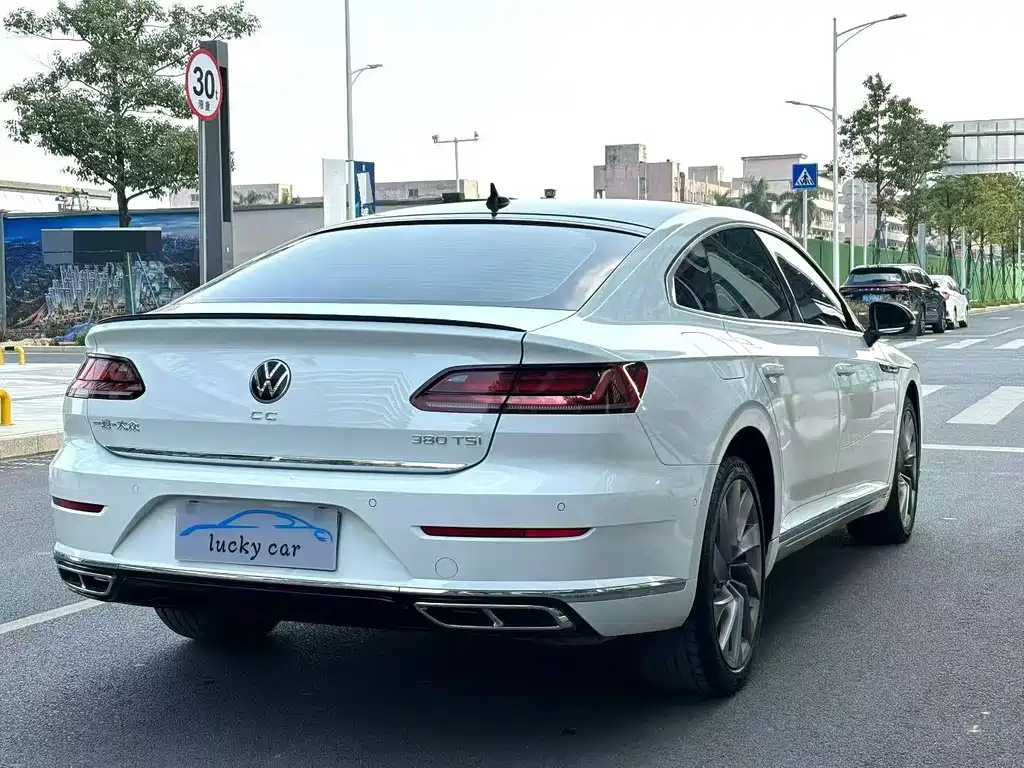 Volkswagen CC 2023 — фото 13