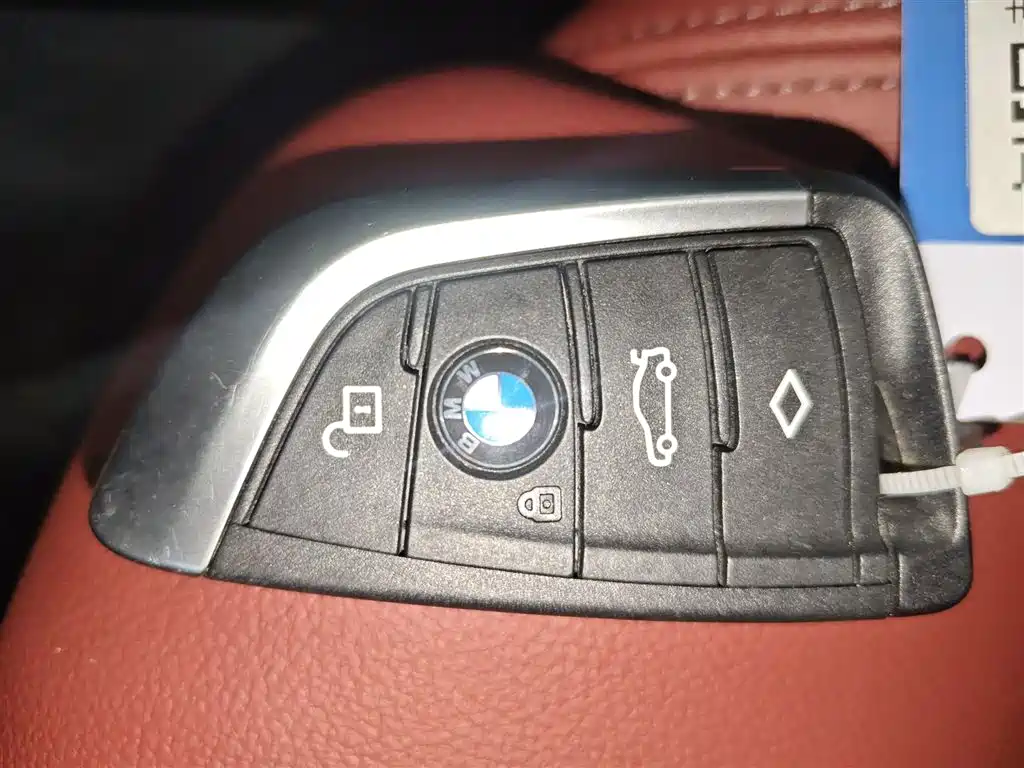 BMW iX3 2021 — фото 17
