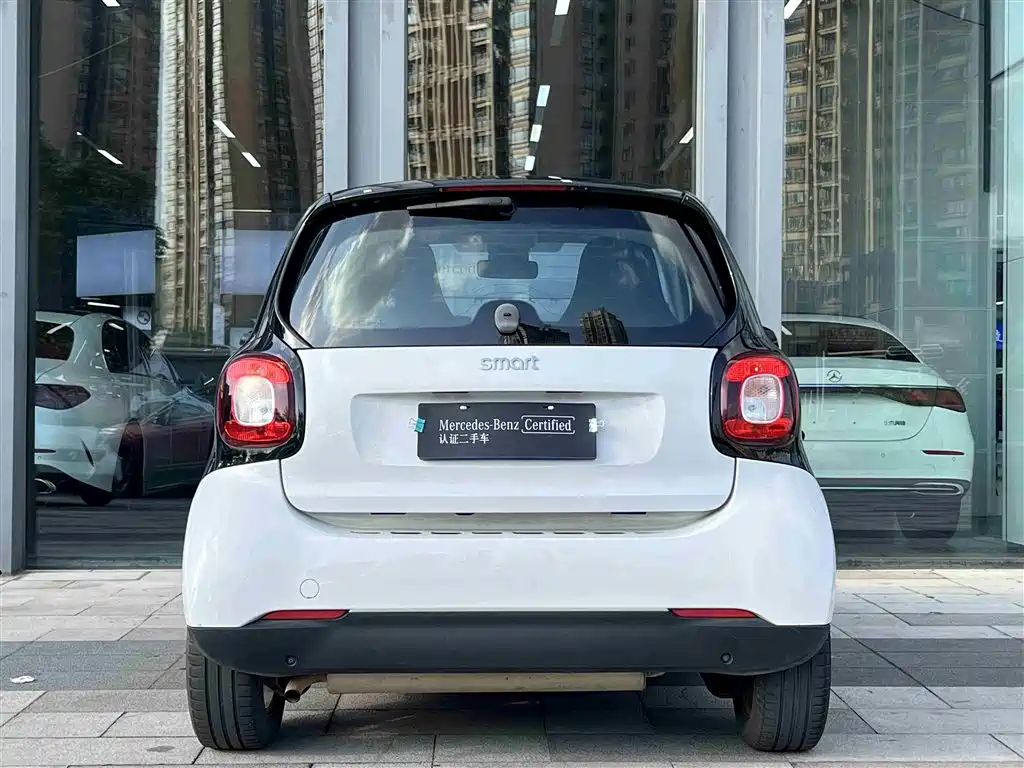smart Fortwo 2017 — фото 10