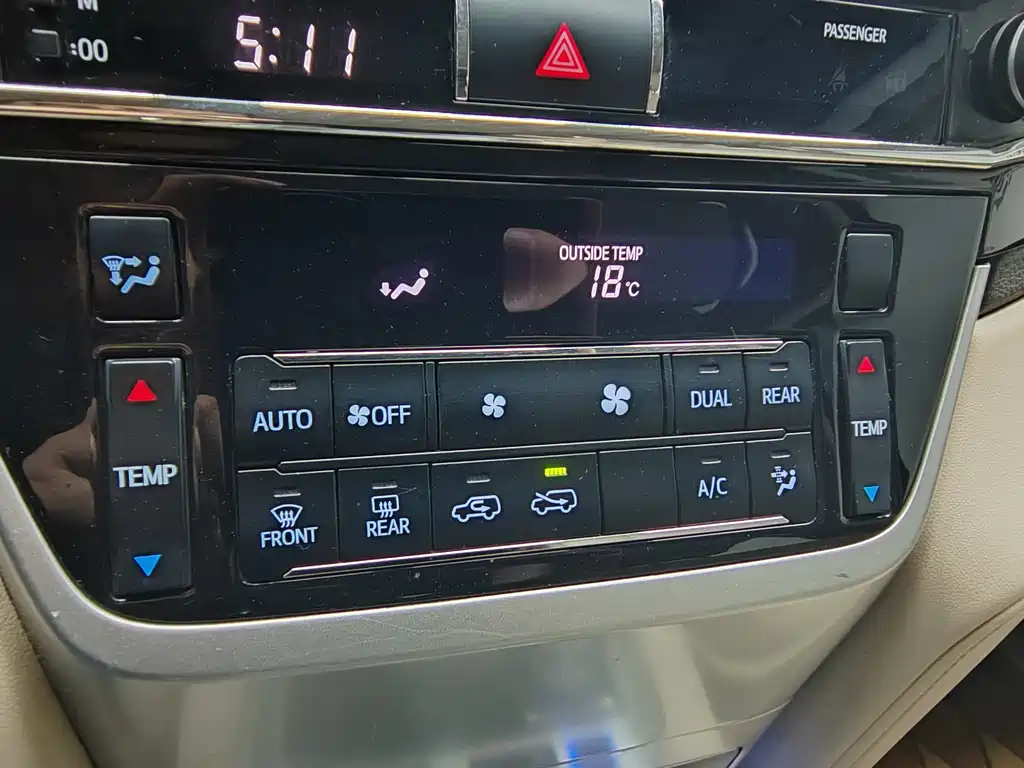 Toyota Land Cruiser 2020 — фото 11