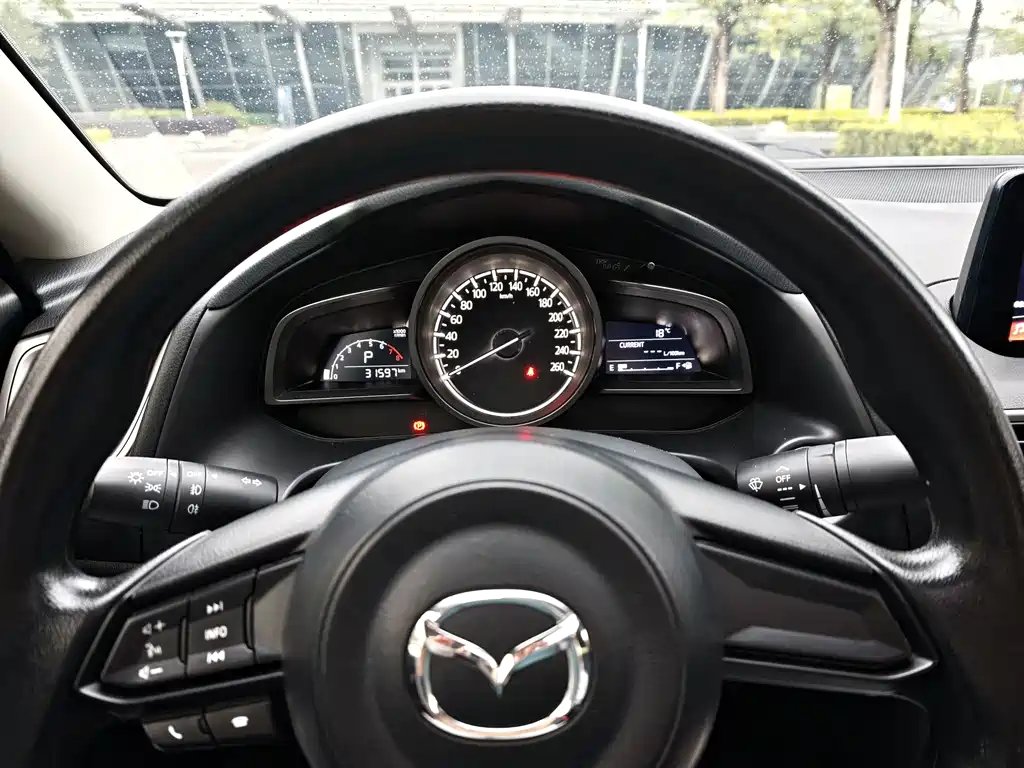Mazda 3 Axela 2019 — фото 15