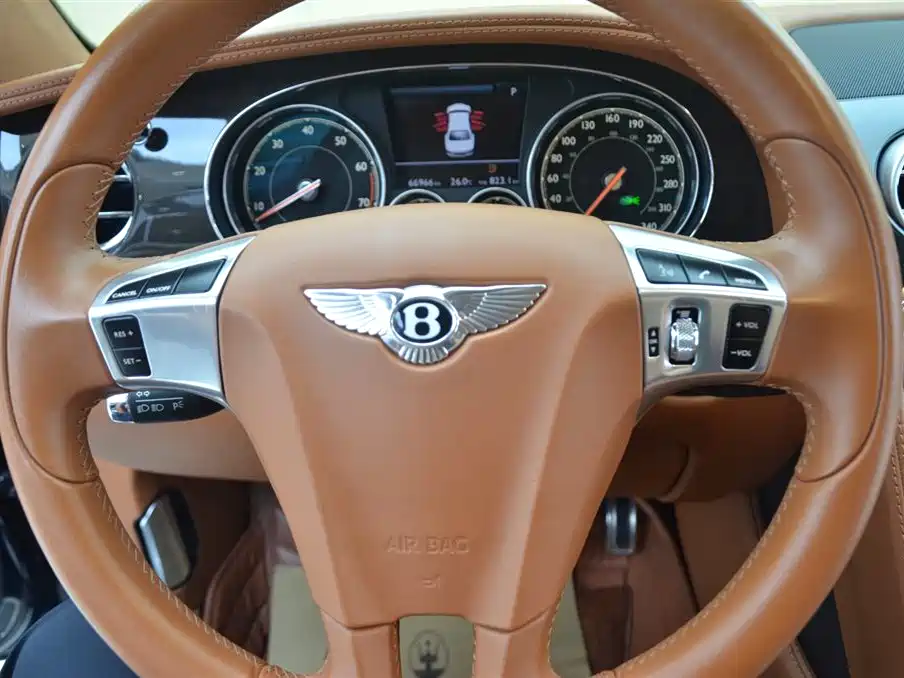 Bentley Flying Spur 2017 — фото 8