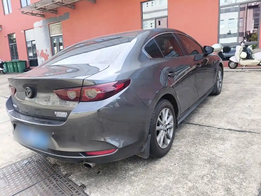 Mazda 3 Axela 2022