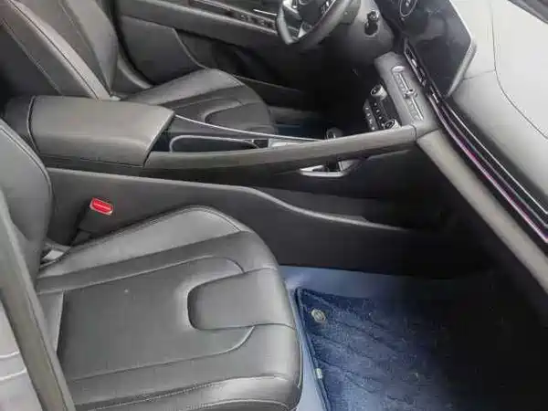 Hyundai Elantra 2023