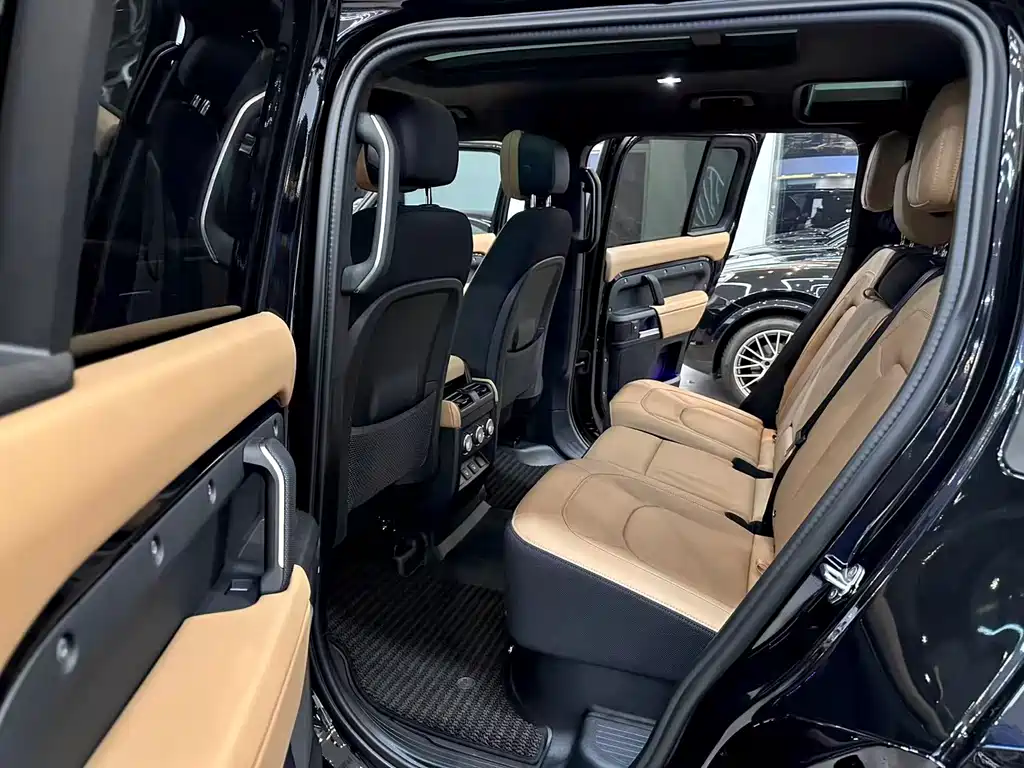 Land Rover Defender 2026 — фото 8