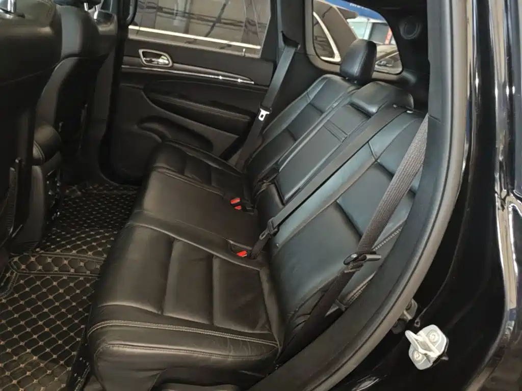 Jeep Grand Cherokee 2018 — фото 17