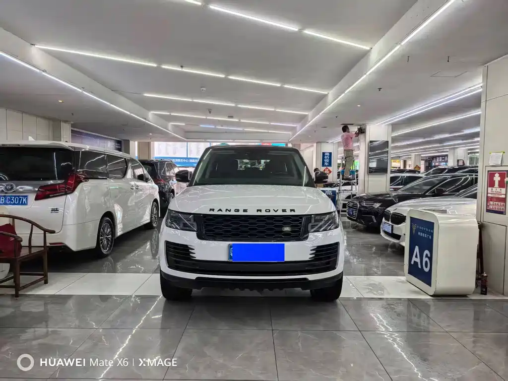 Land Rover Range Rover 2020 — фото 1