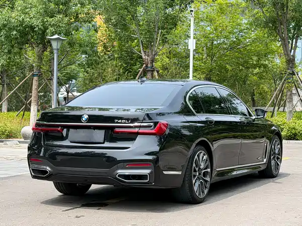 BMW 7 Series 2021