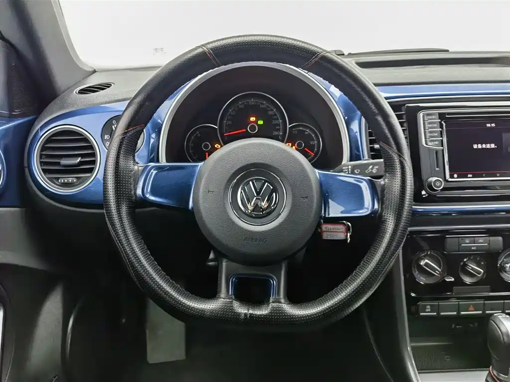 Volkswagen Beetle 2019 — фото 11
