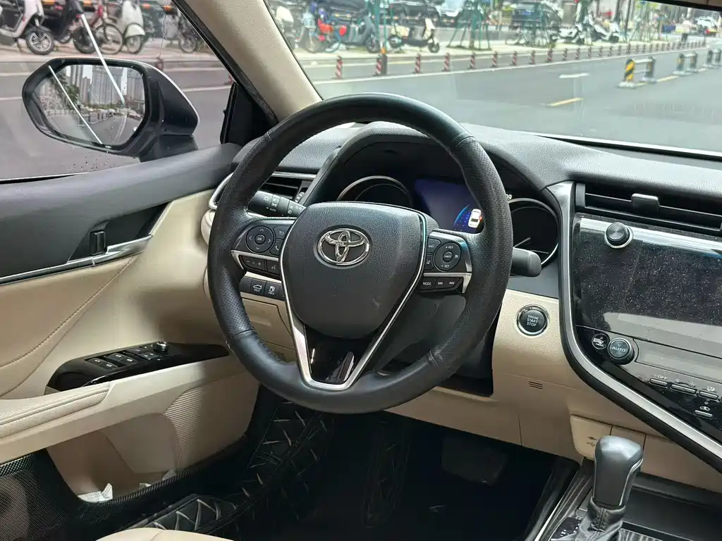 Toyota Camry 2021 — фото 5