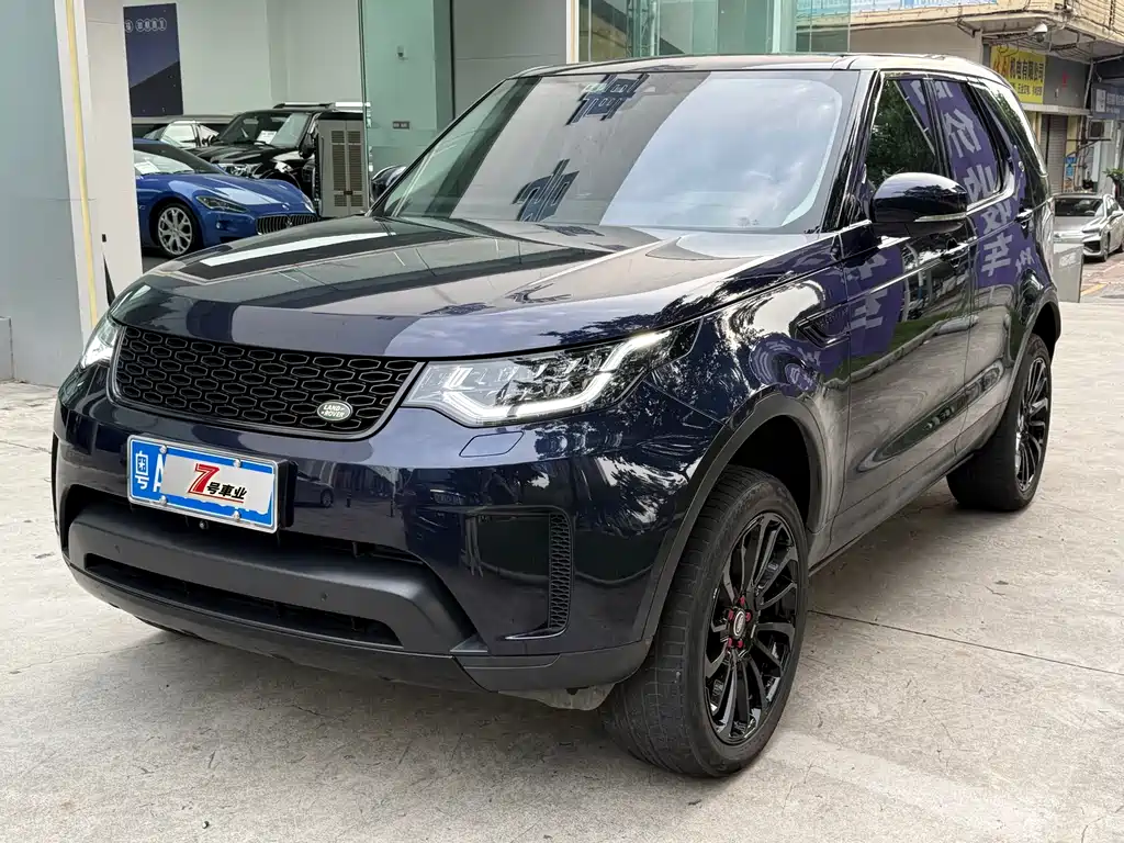 Land Rover Discovery 2018 — фото 1