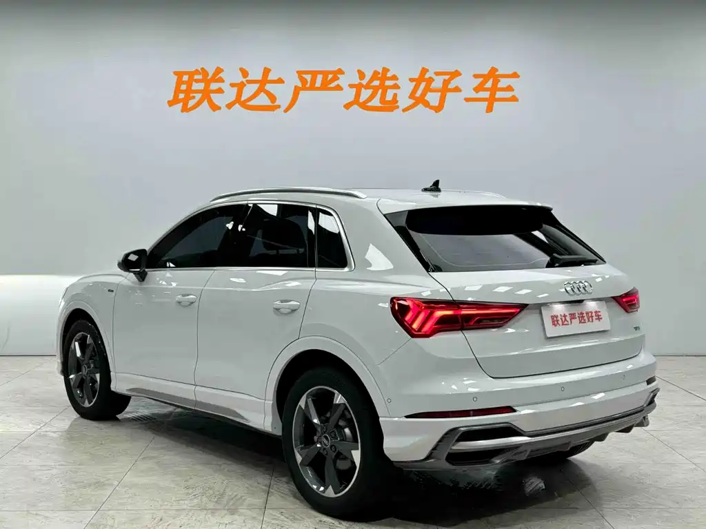 Audi Q3 2023 — фото 24