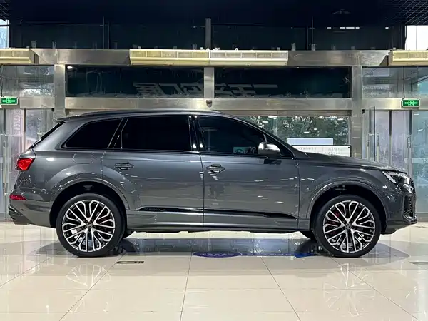 Audi SQ7 2024