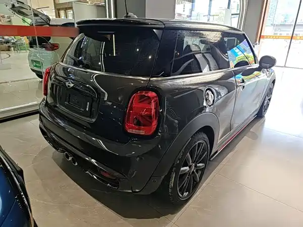 MINI MINI 2018