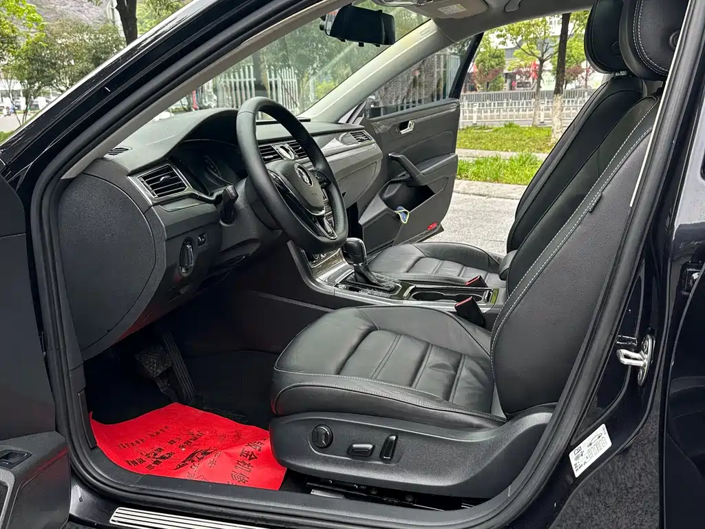 Volkswagen Passat 2018 — фото 11