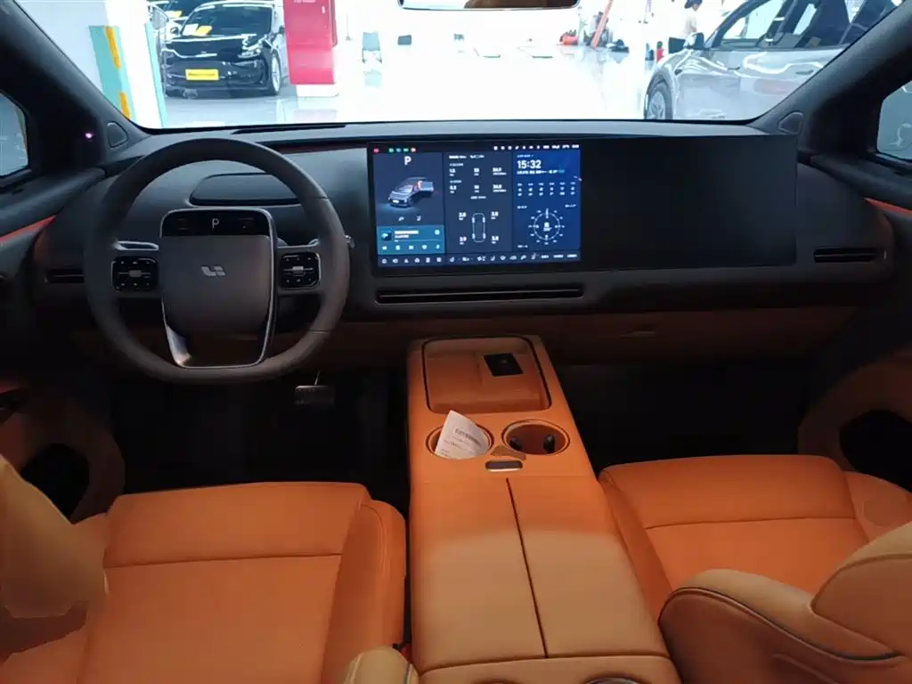 Li Auto i8 2025 — фото 10