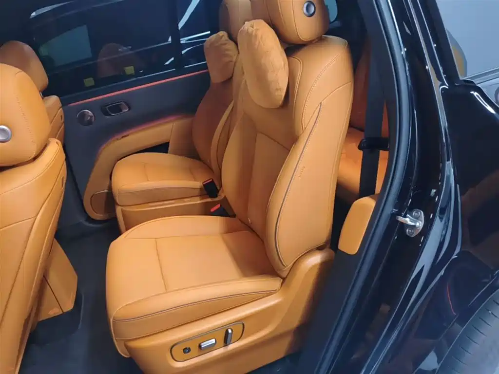 Li Auto i8 2025 — фото 17