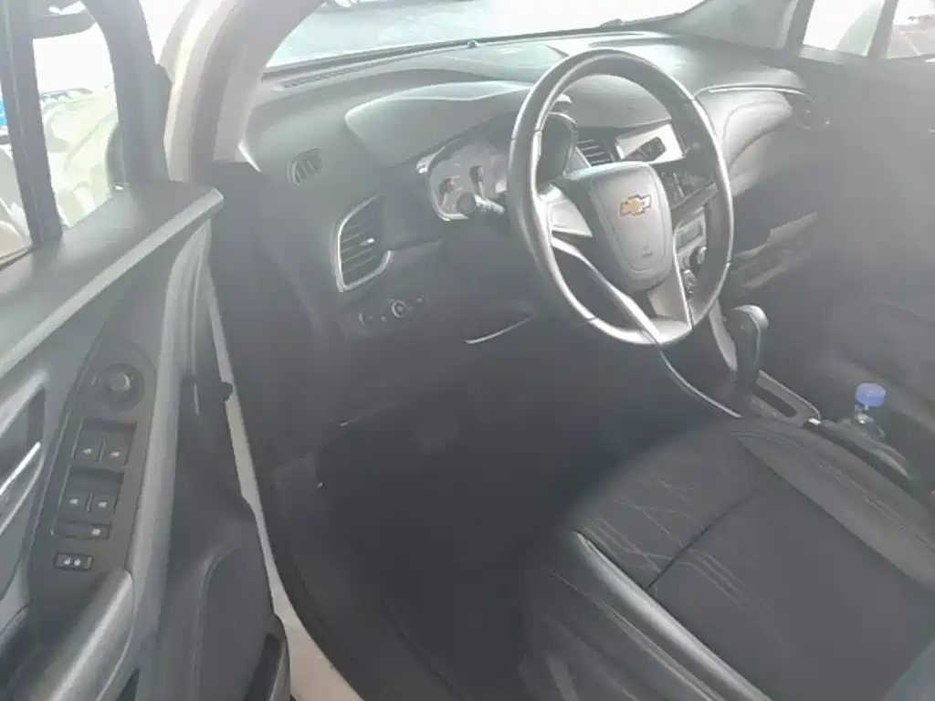 Chevrolet Trax 2017 — фото 16