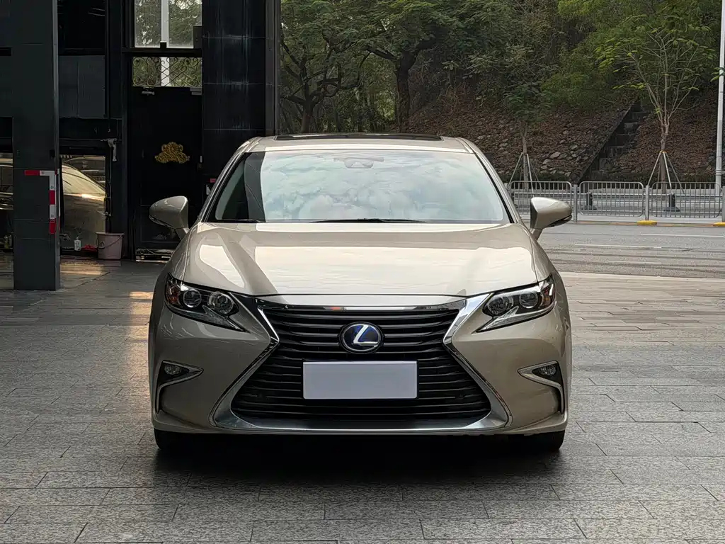 Lexus ES 2016 — фото 2