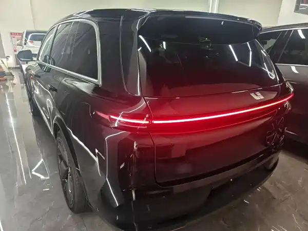 Li Auto L8 2025
