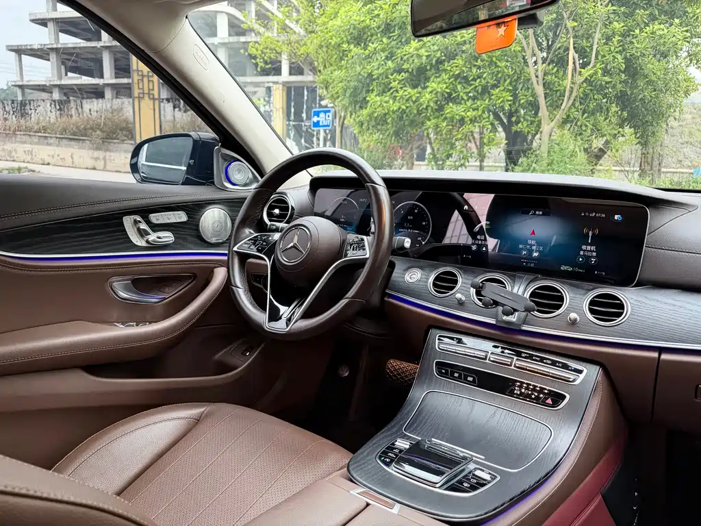Mercedes-Benz E-Class 2023 — фото 6
