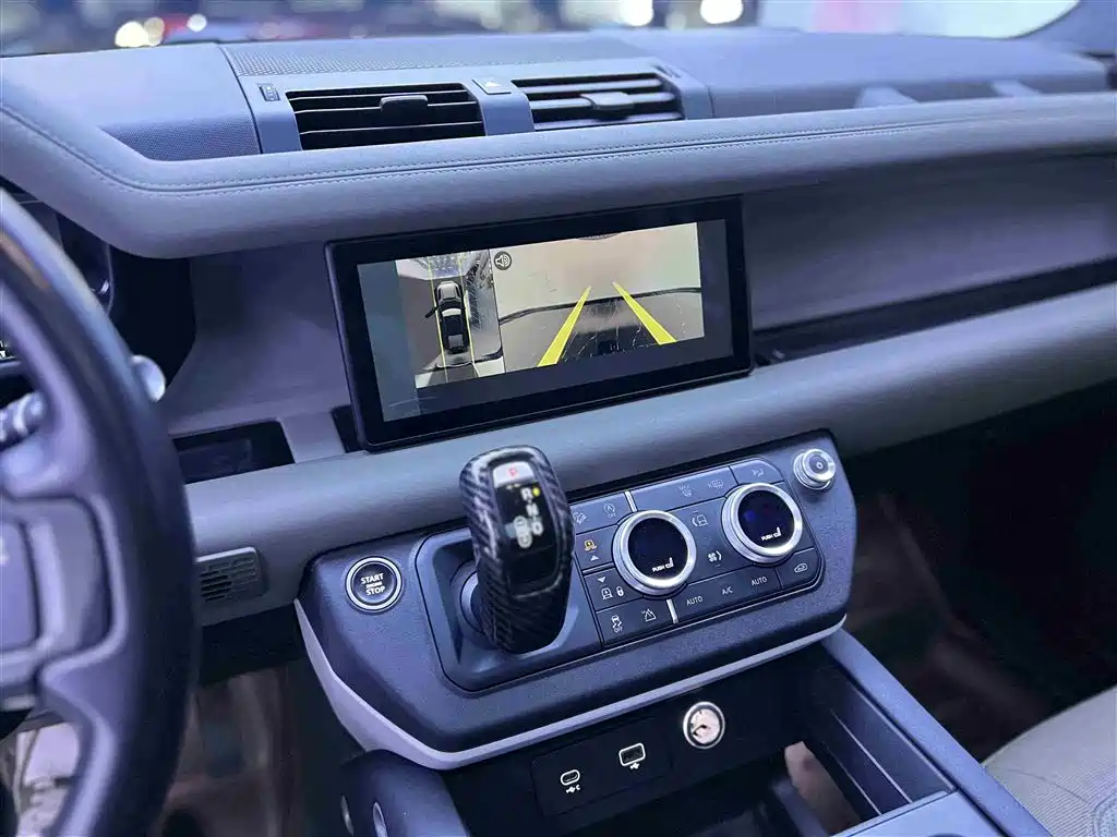 Land Rover Defender 2020 — фото 10