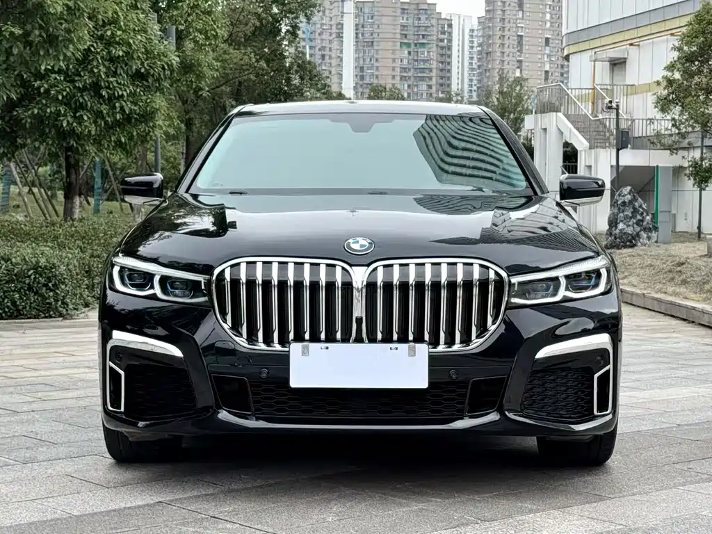BMW 7 Series 2017 — фото 2