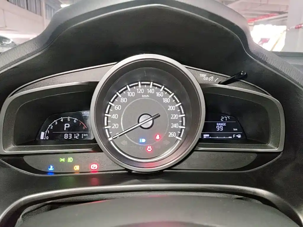 Mazda 3 Axela 2018 — фото 12