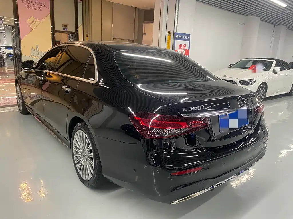 Mercedes-Benz E-Class 2023 — фото 14