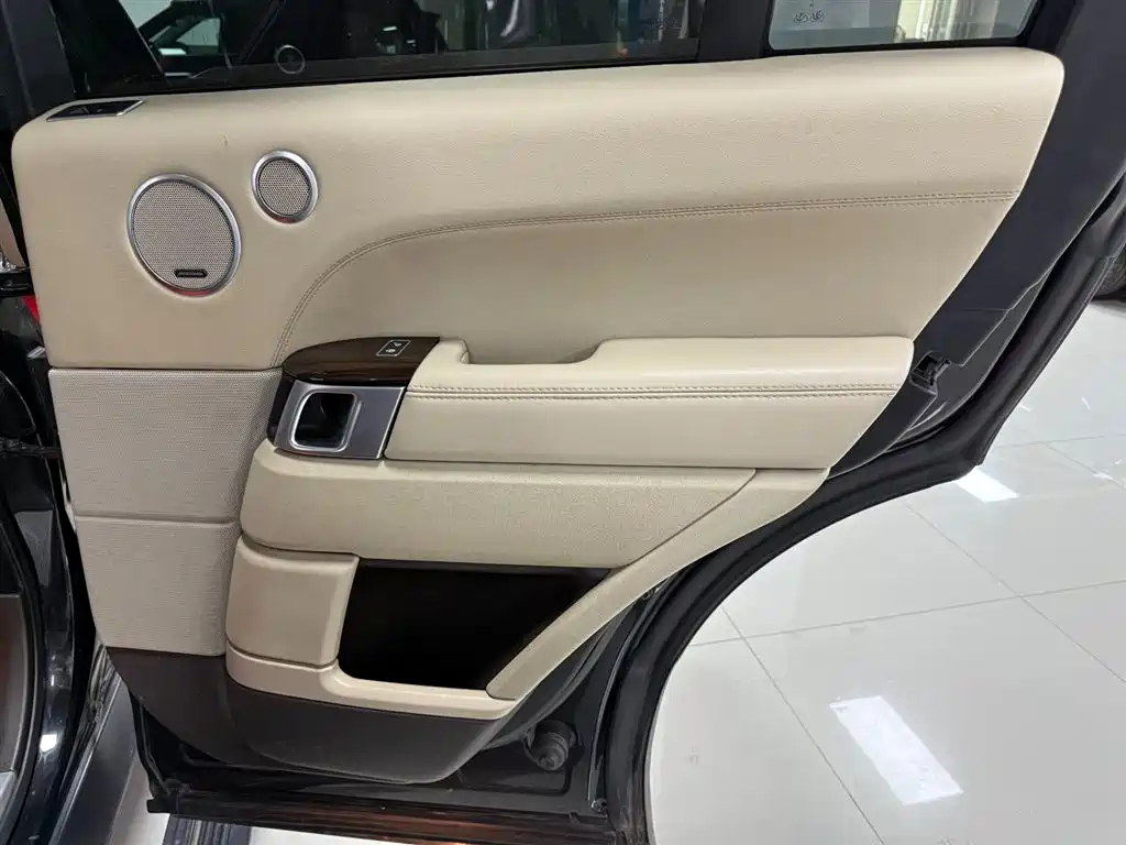 Land Rover Range Rover 2017 — фото 16