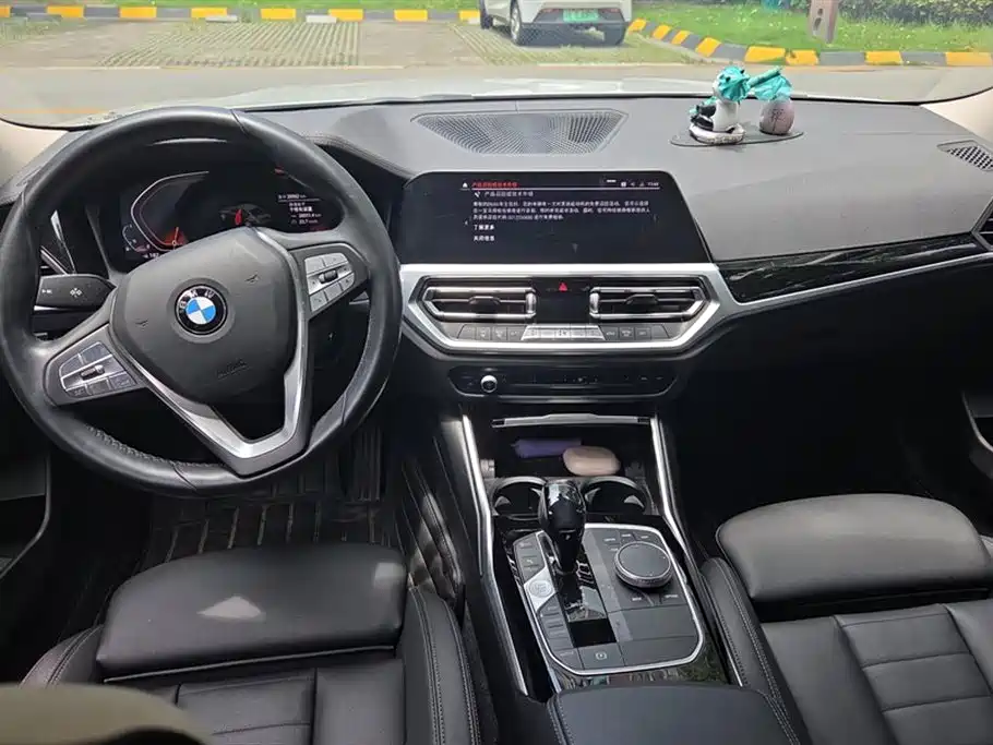 BMW 3 Series 2019 — фото 12