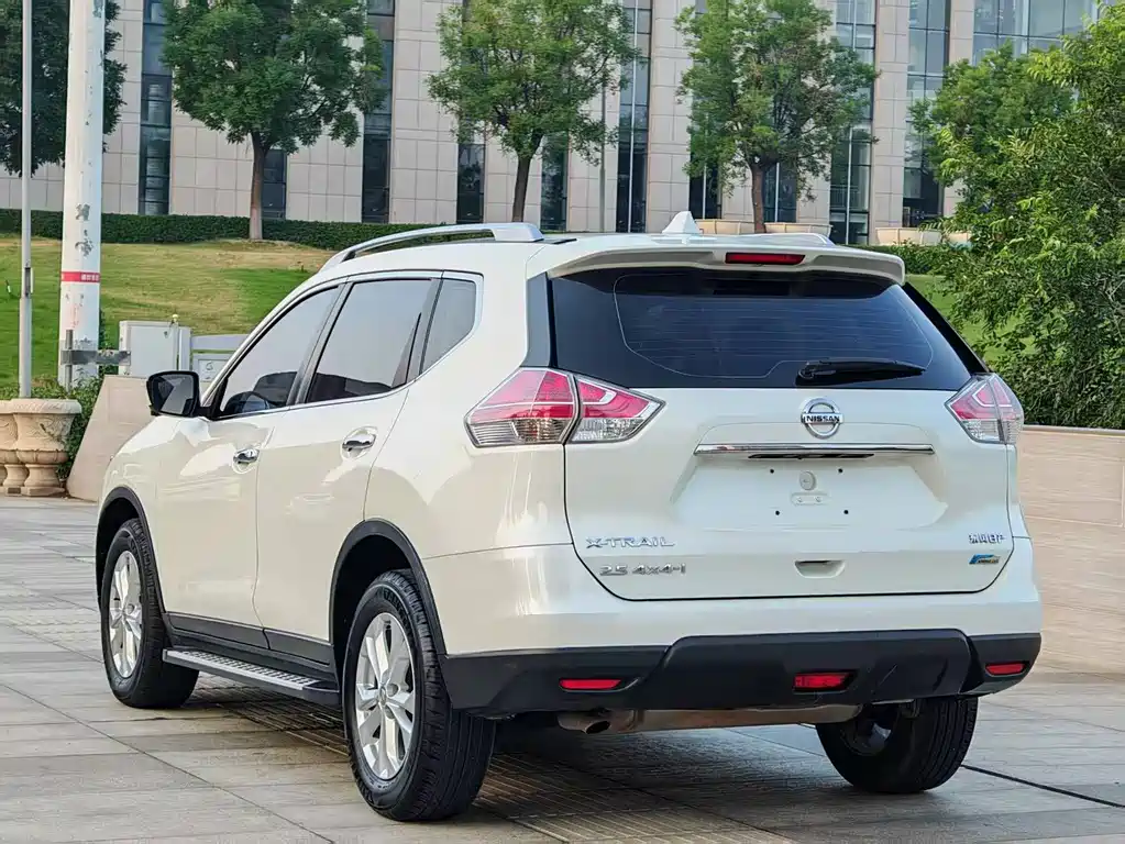 Nissan X-Trail 2015