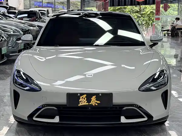 Xiaomi SU7 2024