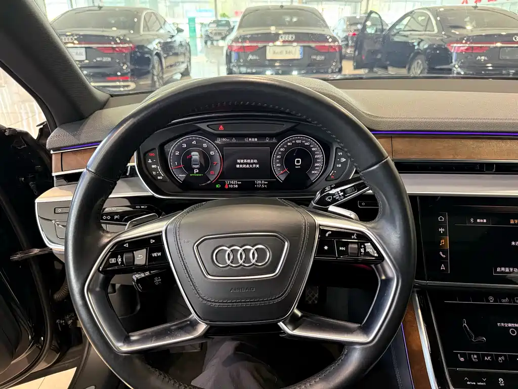 Audi A8 2018 — фото 11