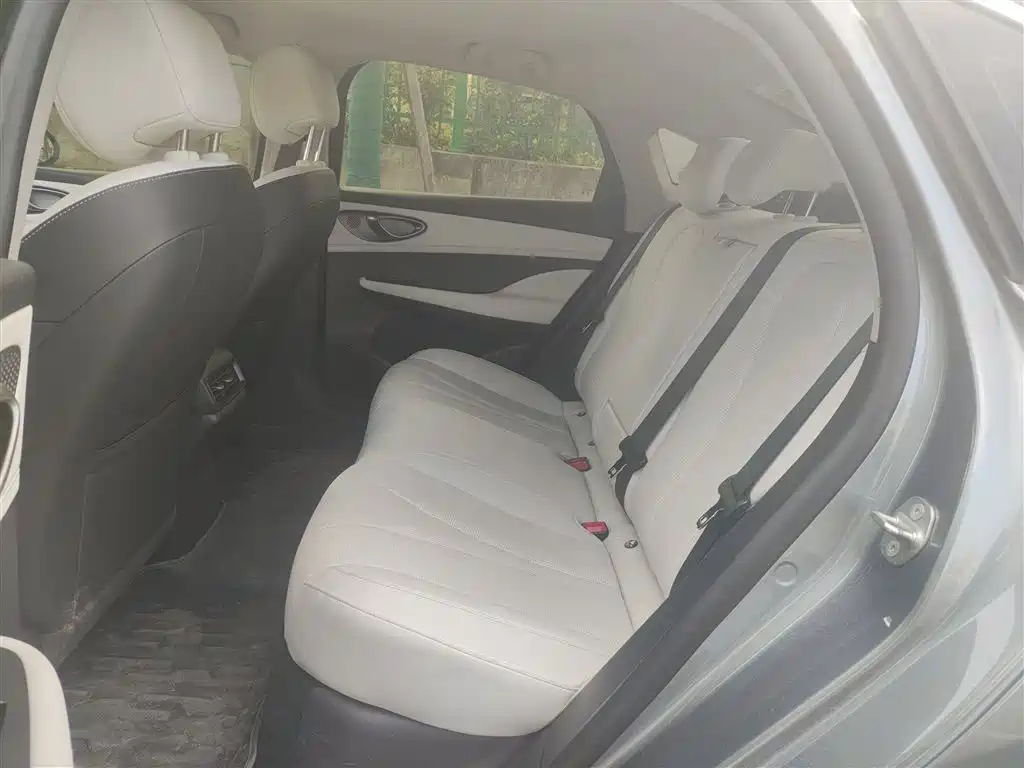 BYD Seal 05 DM-i 2025 — фото 17