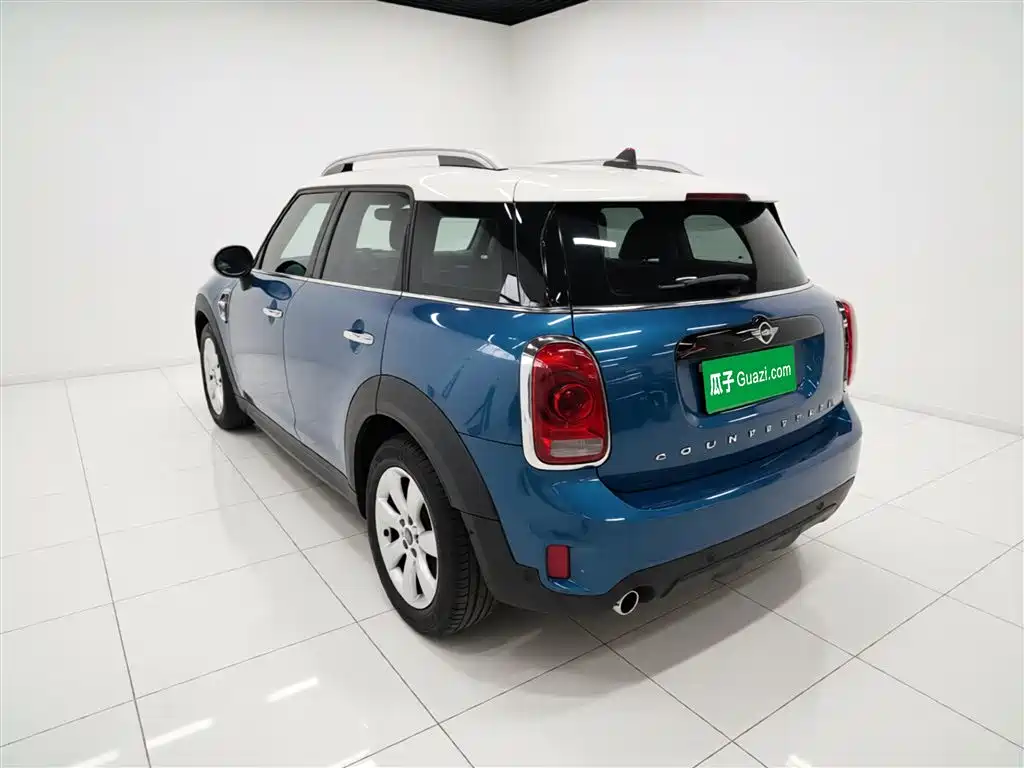 MINI Countryman 2018 — фото 22