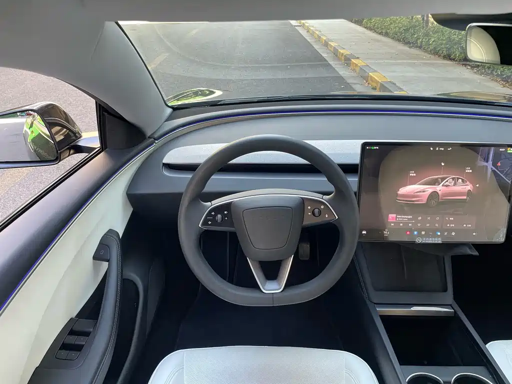 Tesla Model 3 2025 — фото 18