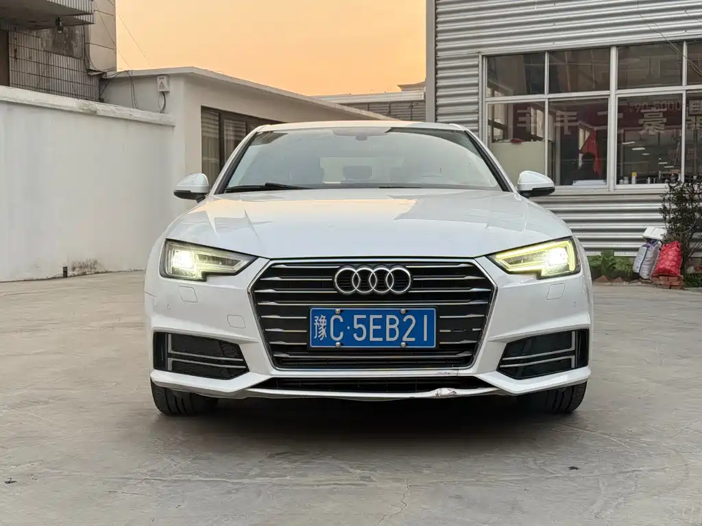 Audi A4L 2019 — фото 2
