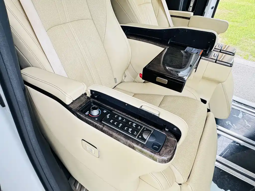 Toyota Alphard 2019 — фото 15