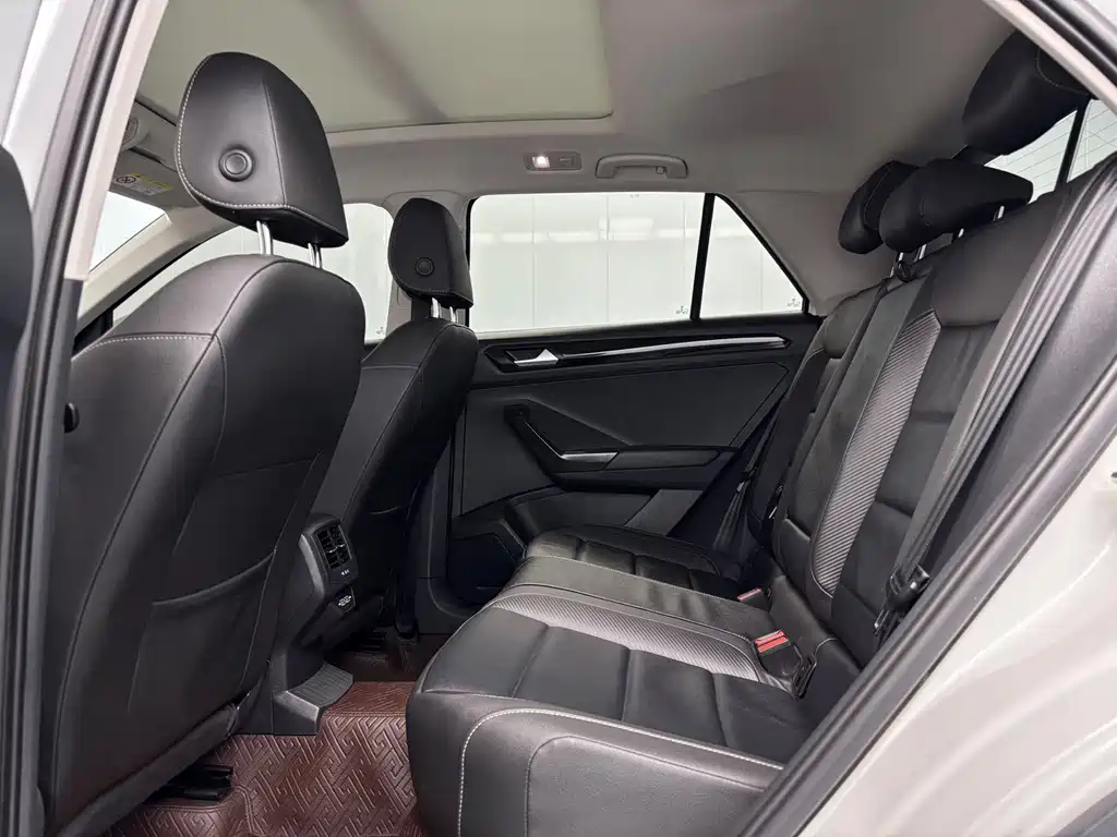 Volkswagen T-Roc 2023