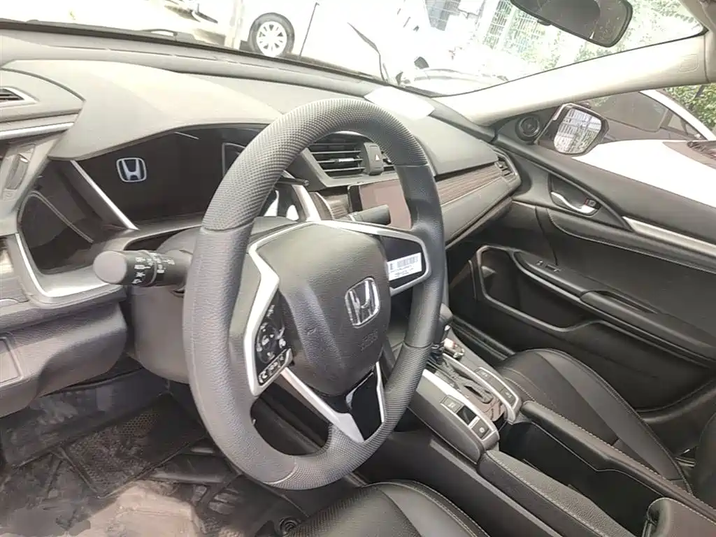 Honda Civic 2020 — фото 11