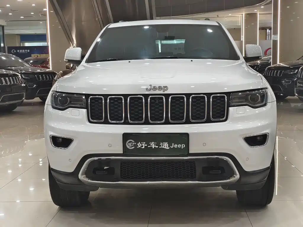 Jeep Grand Cherokee 2017 — фото 2