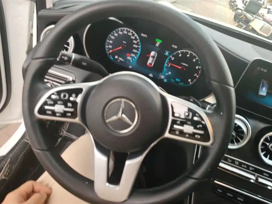 Mercedes-Benz C-Class 2019 — фото 15